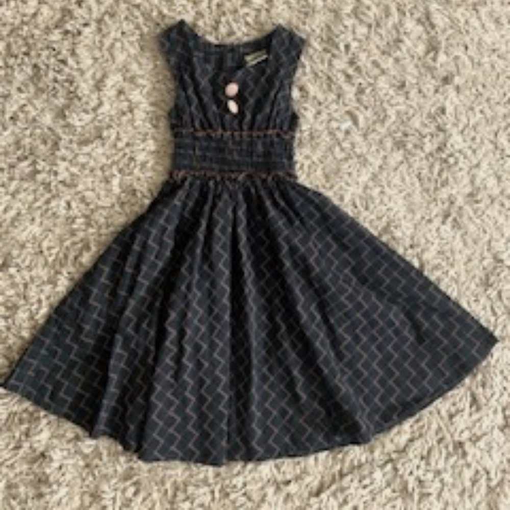 Cute Vintage Girls Dress